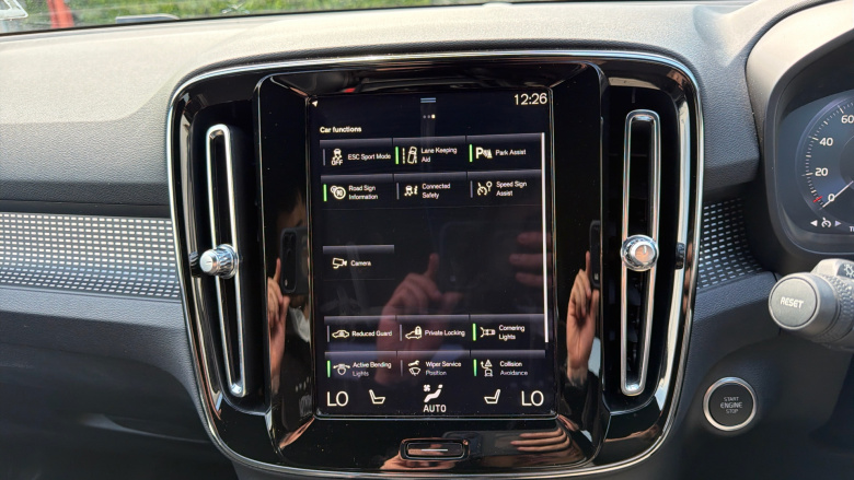 Volvo Xc40 2.0 B4P R DESIGN Pro 5dr Auto [7 speed] Petrol Estate
